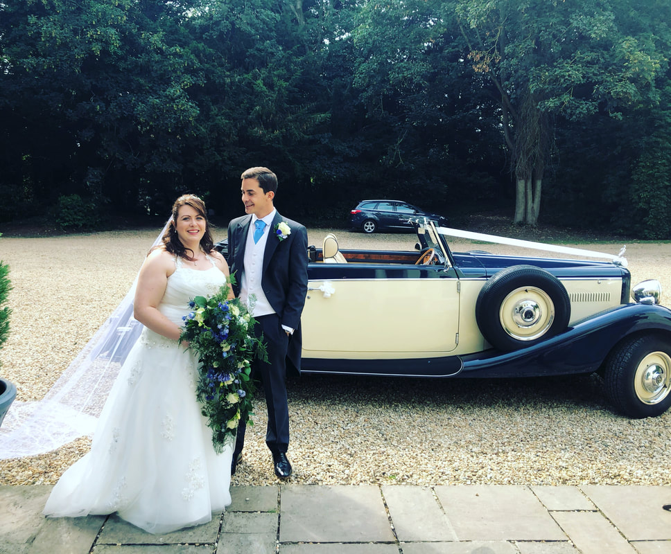 wedding venue hampshire classic car arrival